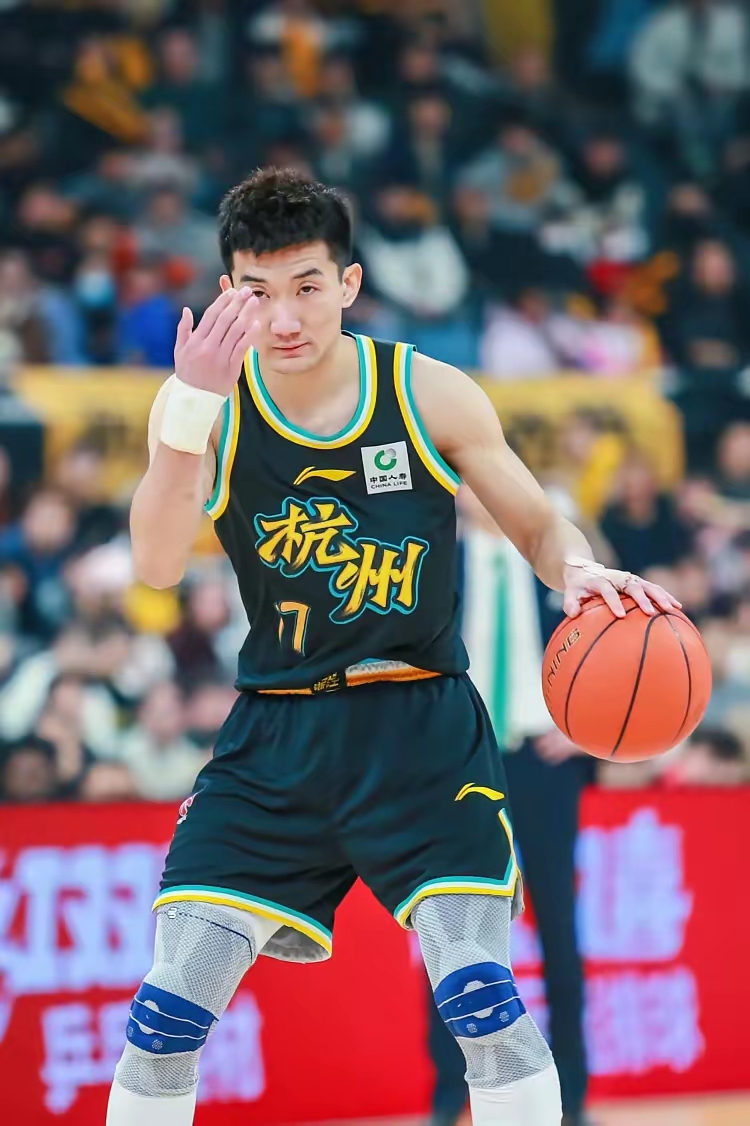 爱游戏-青岛队逆转吉林队，孙铭徽统治全场