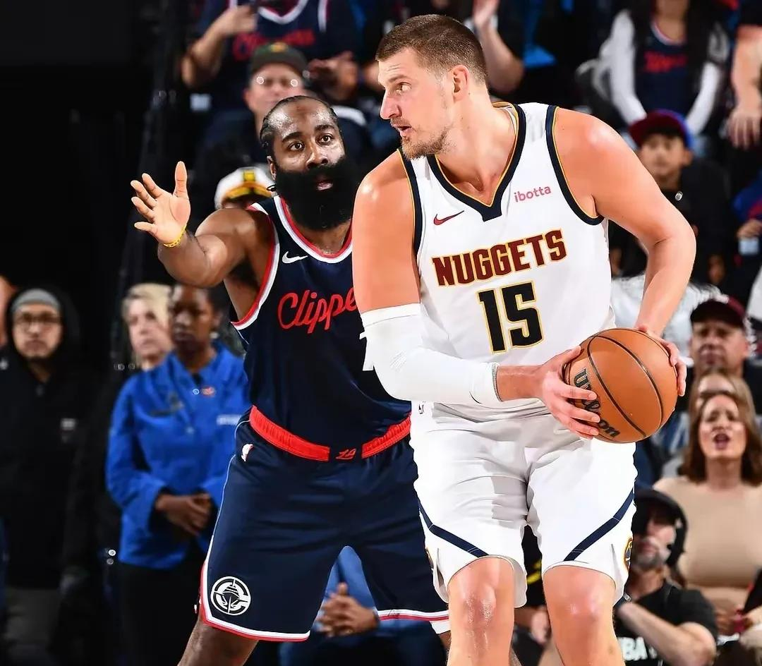 快船险胜江苏队，约基奇带队取胜