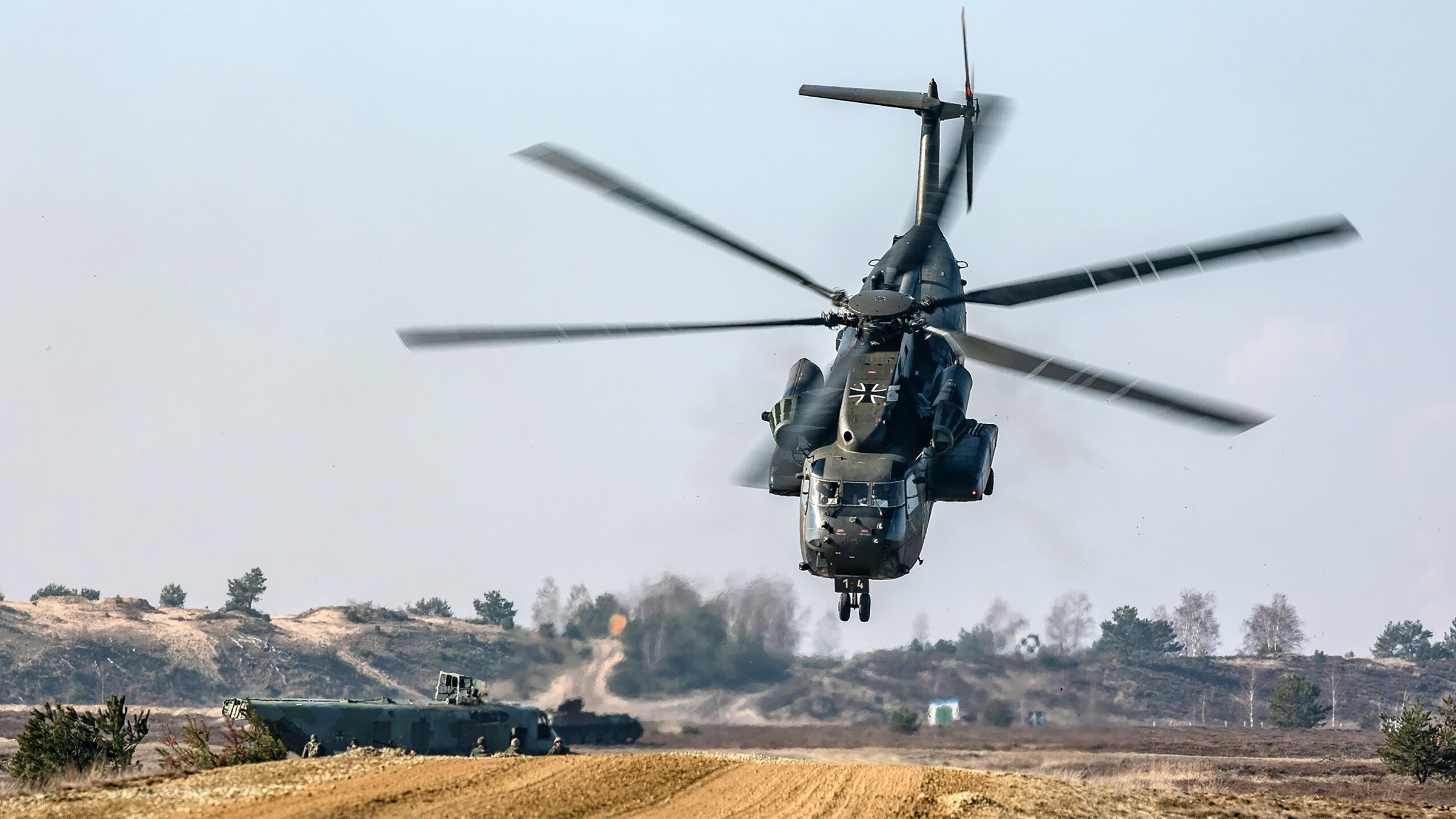 爱游戏APP-战术交响乐中的独舞，德罗赞攻防统治助76人完美压制步行者