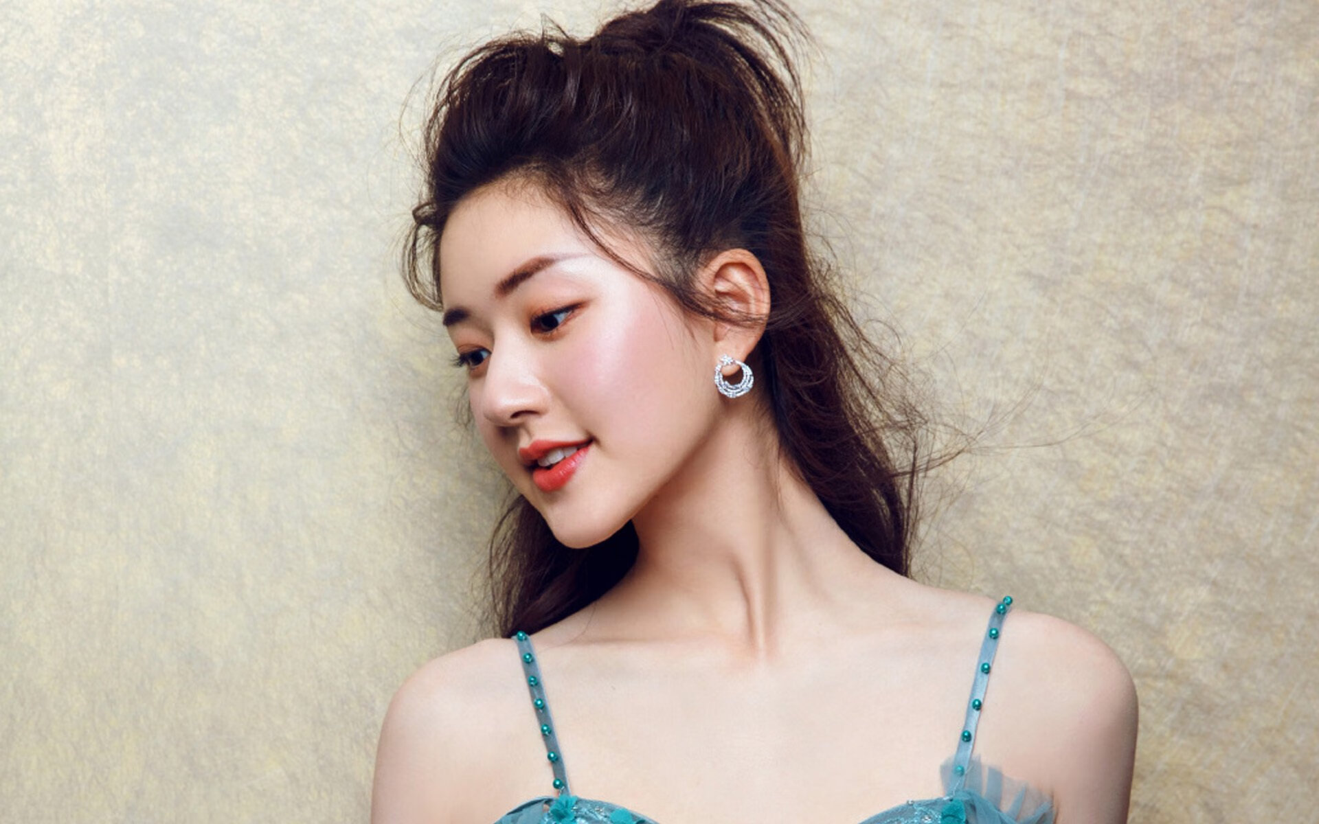 爱游戏APP-孙兴慜一剑封喉，几内亚与曼城的对决早早失去悬念