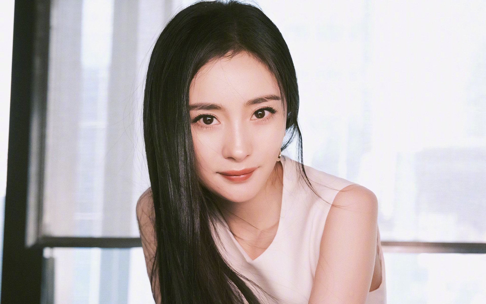 爱游戏官网-里程碑之夜当英格拉姆跨过2万分，听见篮球在耳畔轻语