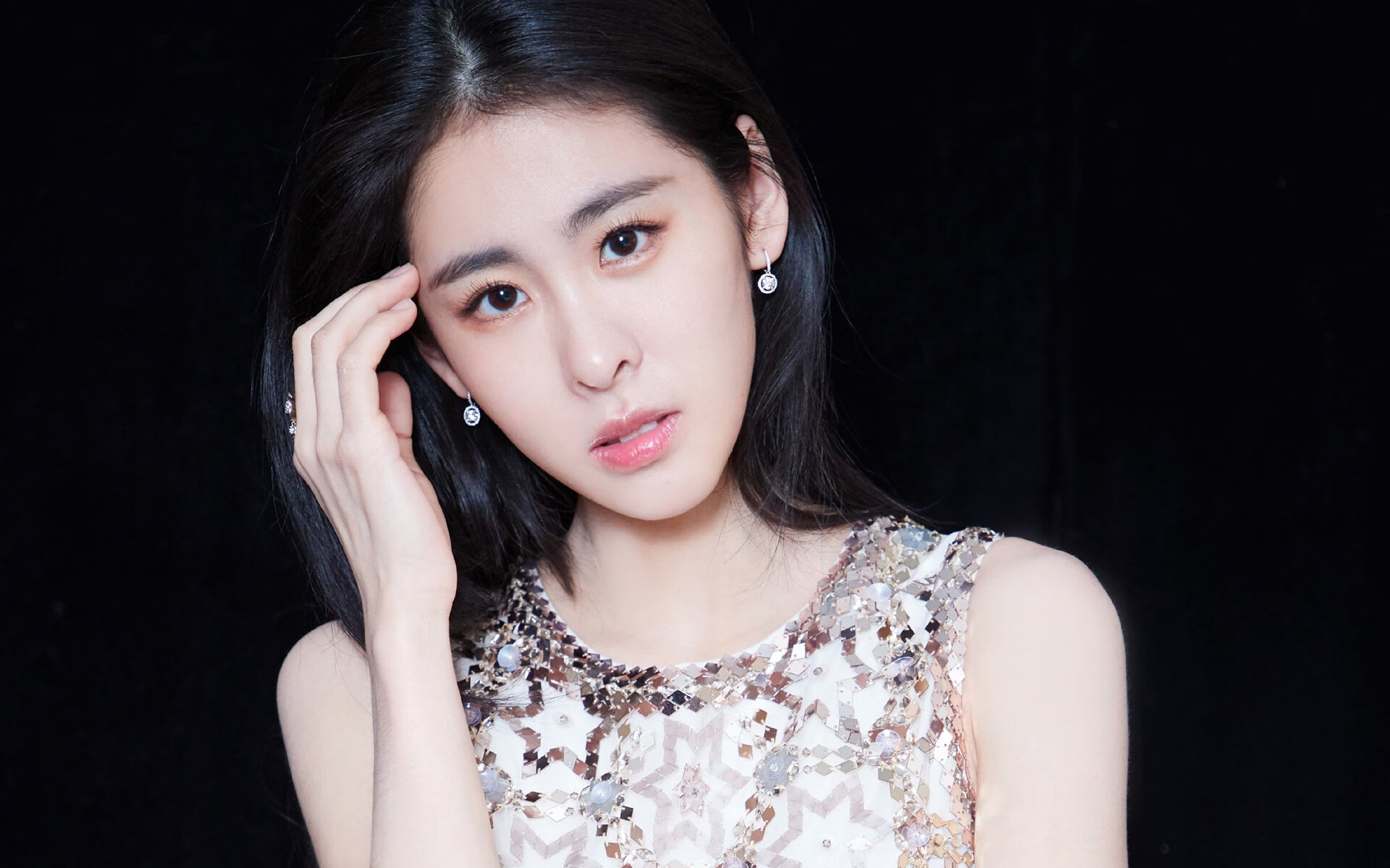 三色军团的征服,2026世界杯B组生死战,厄瓜多尔撕裂波斯铁骑,莱万登基封神